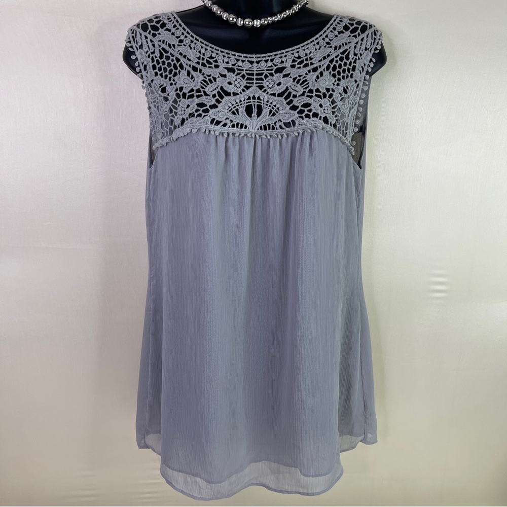 Nue Options Grey Crochet Lace Yoke Sleeveless Boho Blouse Medium
